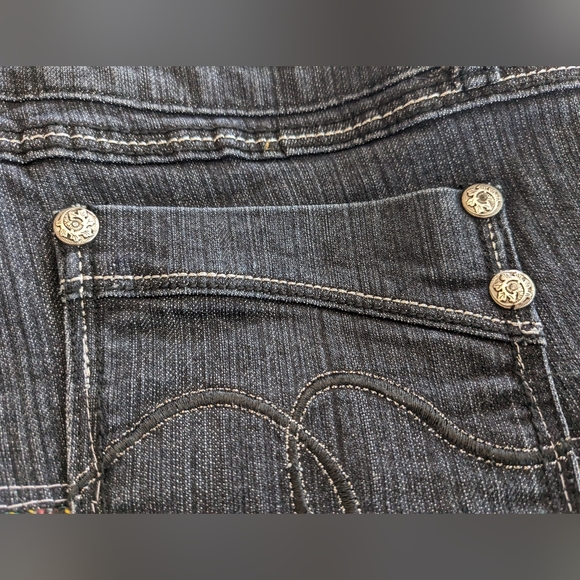ROADRUNNER Reworked Denim Skirt - Picture 4 of 7